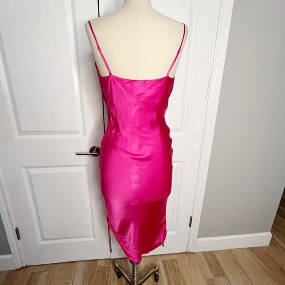 NEW Aritzia Wilfred Only Ruched Slip Dress Size S Electric Fuchsia satin NWT - Picture 6 of 14